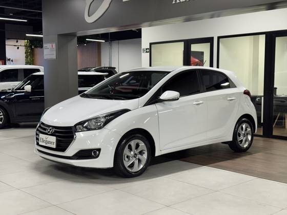 HYUNDAI HB20 1.6 COMFORT PLUS 16V FLEX 4P AUTOMÁTICO HYUNDAI HB20 1.6 COMFORT PLUS 16V FLEX 4P AUTOMÁTICO